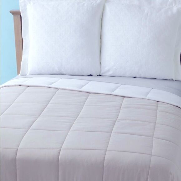 Docofil EURO Pillows 26”x26” w/ Waffle Texture Shams Set of 2 Gorgeous NWOT - Picture 2 of 3